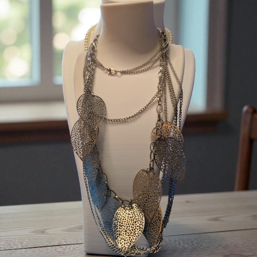 Elegant Silver Leaf Pendant Long Necklace
